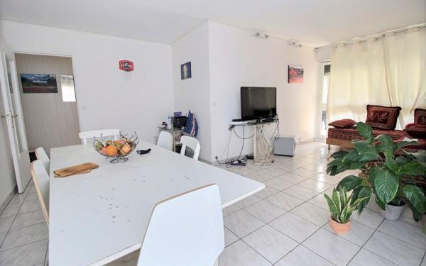 Appartement à vendre    4 pièces • 66,54 m2 Grigny