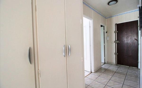 Appartement à vendre    4 pièces • 66,54 m2 Grigny