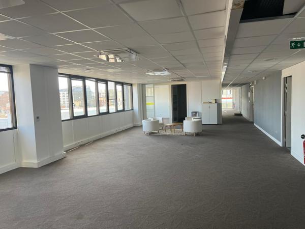 Bureaux à louer ou à vendre à Boulogne-Billancourt avec jardin accessible