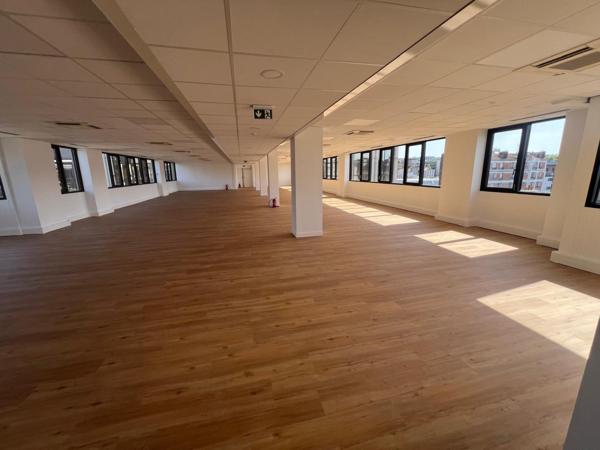 Bureaux à louer ou à vendre à Boulogne-Billancourt avec jardin accessible