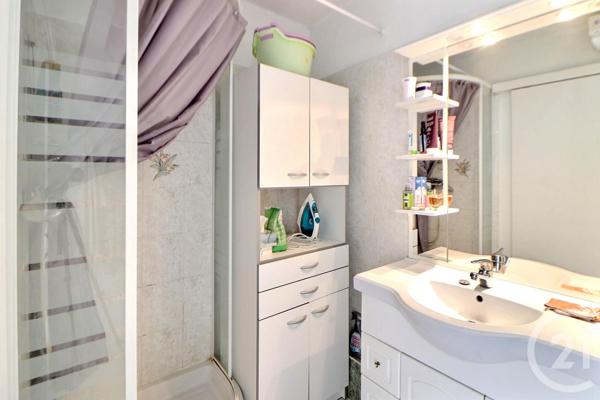 Appartement T2 à vendre  2 pièces - 26 m2 FREJUS - 83