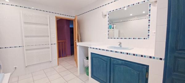 Maison en pierre 183 m² + duplex indépendant 46 m² – Valserhône MAISON EN PIERRE DE CARACTÈRE + APPARTEMENT INDÉPENDANT + PISCINE – VALSERHÔNE / ARDON