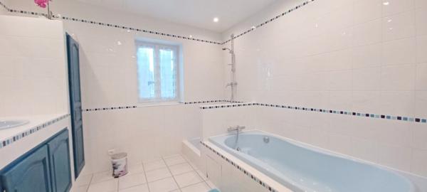 Maison en pierre 183 m² + duplex indépendant 46 m² – Valserhône MAISON EN PIERRE DE CARACTÈRE + APPARTEMENT INDÉPENDANT + PISCINE – VALSERHÔNE / ARDON