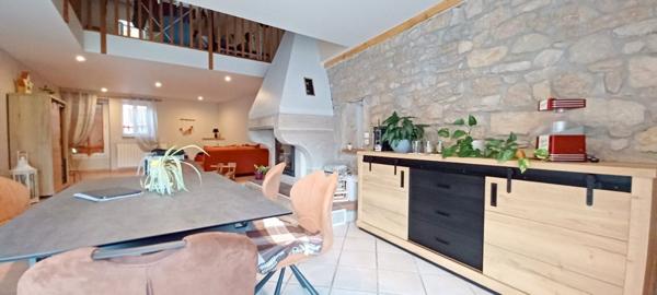Maison en pierre 183 m² + duplex indépendant 46 m² – Valserhône MAISON EN PIERRE DE CARACTÈRE + APPARTEMENT INDÉPENDANT + PISCINE – VALSERHÔNE / ARDON