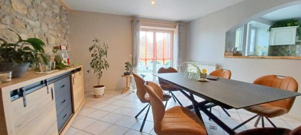 Maison en pierre 183 m² + duplex indépendant 46 m² – Valserhône MAISON EN PIERRE DE CARACTÈRE + APPARTEMENT INDÉPENDANT + PISCINE – VALSERHÔNE / ARDON