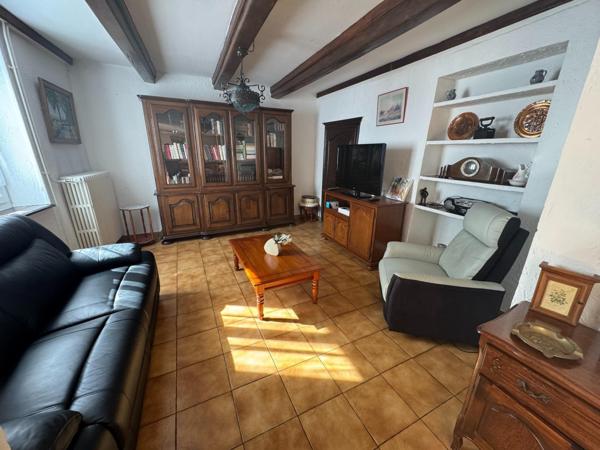 Maison à rénover 160 m2, 3chambres sur 420m2 de terrain.