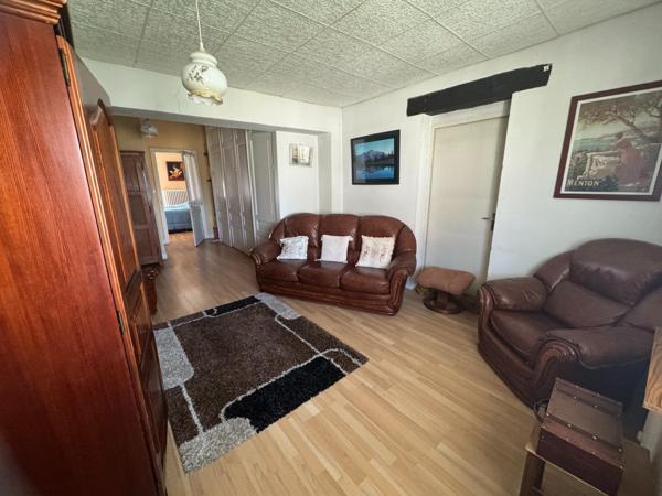 Maison à rénover 160 m2, 3chambres sur 420m2 de terrain.