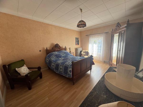 Maison à rénover 160 m2, 3chambres sur 420m2 de terrain.