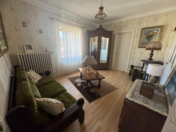 Maison à rénover 160 m2, 3chambres sur 420m2 de terrain.