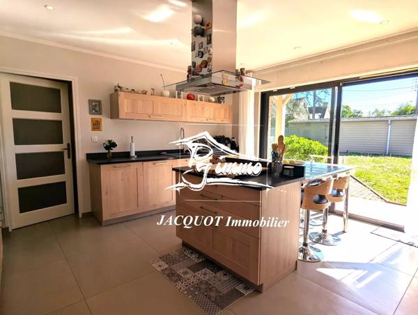 Vente immobilière : Maison à Halluin  6 pièces 145 m² 457 600 €- Jacquot Immobilier.