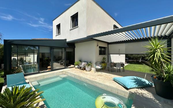 Maison à vendre    5 pièces •  Vauvert