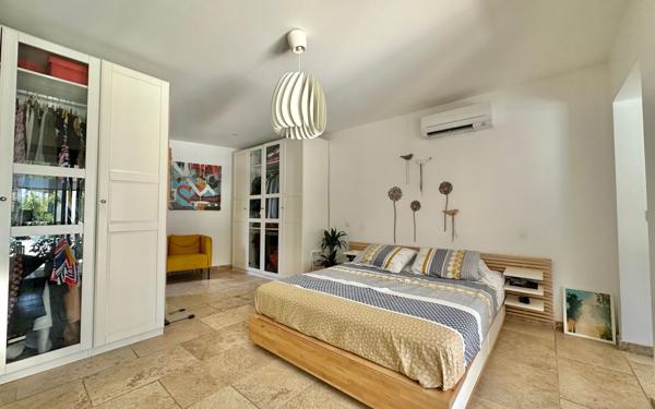 Maison à vendre    5 pièces •  Vauvert