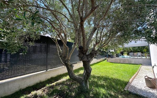 Maison à vendre    5 pièces •  Vauvert