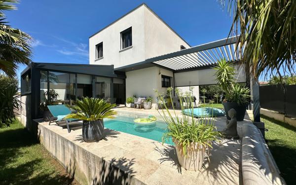 Maison à vendre    5 pièces •  Vauvert