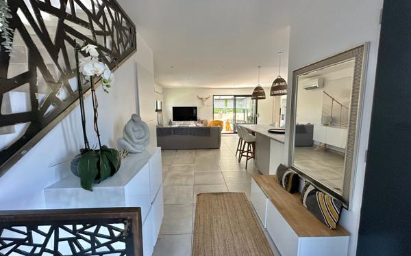 Maison à vendre    5 pièces •  Vauvert