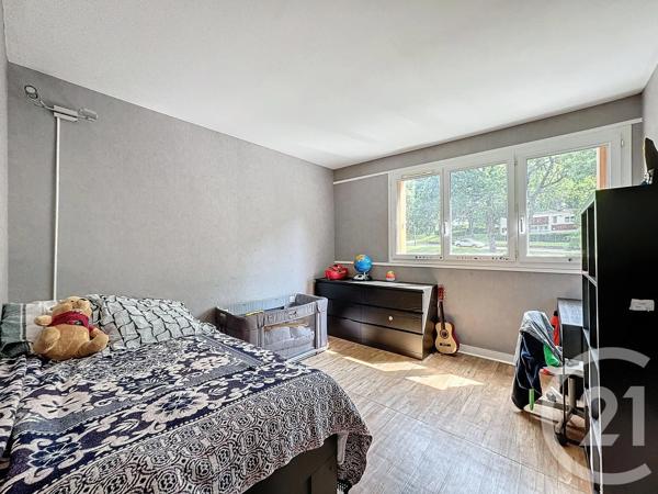Appartement F5 à vendre  5 pièces - 91,54 m 2   AUBERGENVILLE  - 78