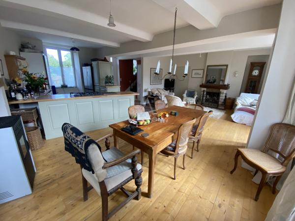 Charmante maison en pierre rénovée avec goût  5 km de clécy