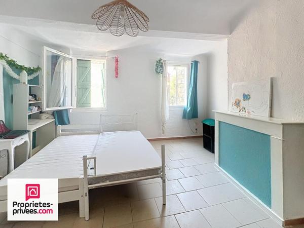 RIANS IMMEUBLE AVEC 4 LOGEMENTS +  LOCAL LOUES