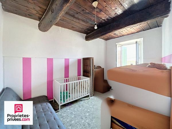 RIANS IMMEUBLE AVEC 4 LOGEMENTS +  LOCAL LOUES