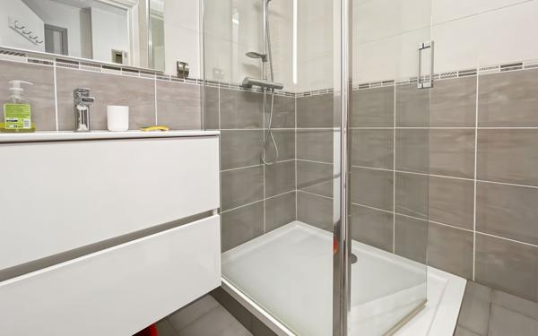 Appartement à vendre    1 pièce • 25,58 m2 Fréjus