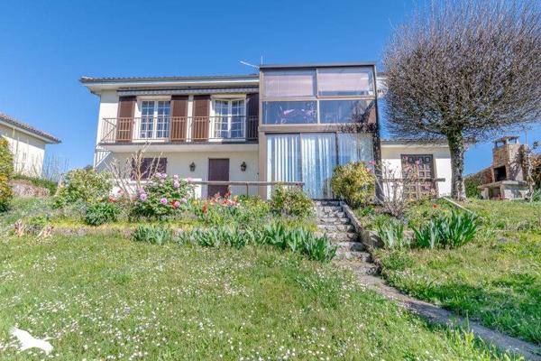 Maison à vendre |  Saint-Just-le-Martel |  6 pièces | 120 m²