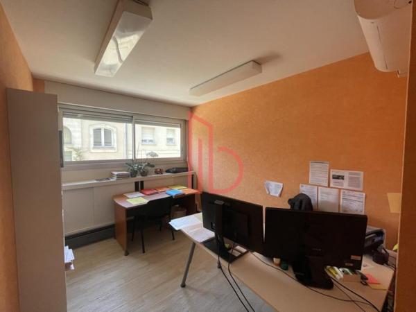 Bureau de 125 m² à vendre à Bordeaux Cauderan