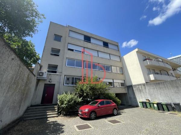 Bureau de 125 m² à vendre à Bordeaux Cauderan