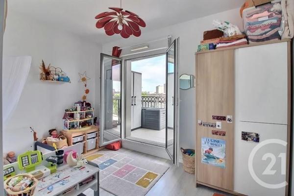 Appartement F3 à vendre  3 pièces - 61 m 2   ROSNY SOUS BOIS  - 93