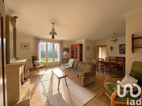 Maison traditionnelle 7 pièces de 158 m² à La Celle-Saint-Cloud (78170)