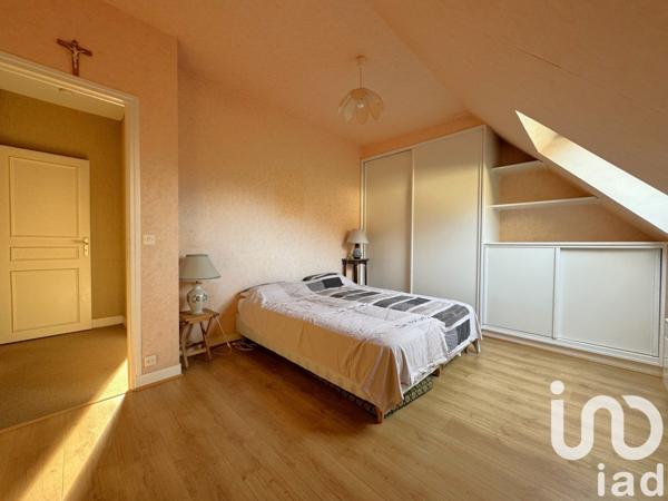 Maison traditionnelle 7 pièces de 158 m² à La Celle-Saint-Cloud (78170)