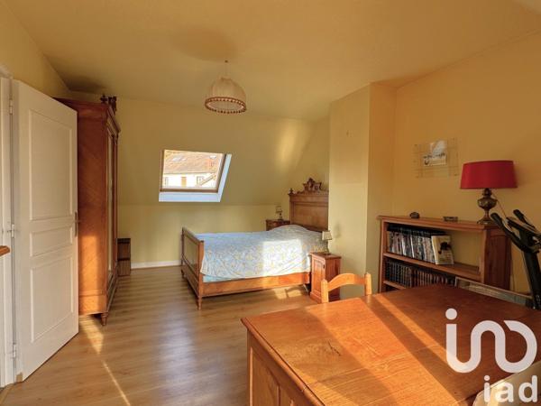 Maison traditionnelle 7 pièces de 158 m² à La Celle-Saint-Cloud (78170)