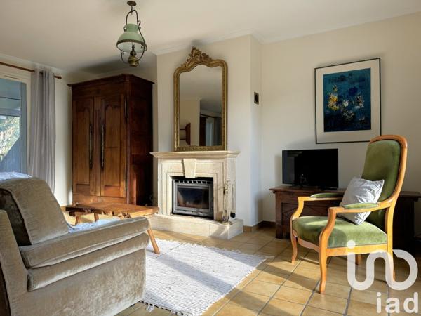 Maison traditionnelle 7 pièces de 158 m² à La Celle-Saint-Cloud (78170)