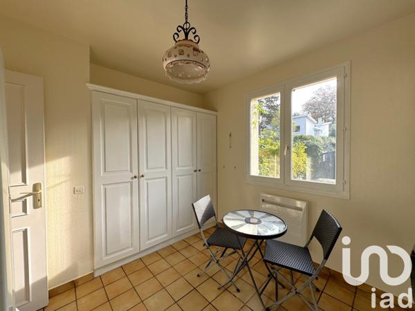 Maison traditionnelle 7 pièces de 158 m² à La Celle-Saint-Cloud (78170)