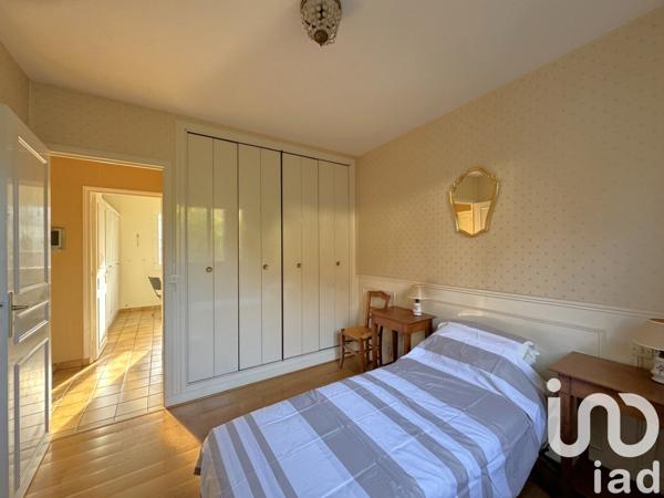 Maison traditionnelle 7 pièces de 158 m² à La Celle-Saint-Cloud (78170)