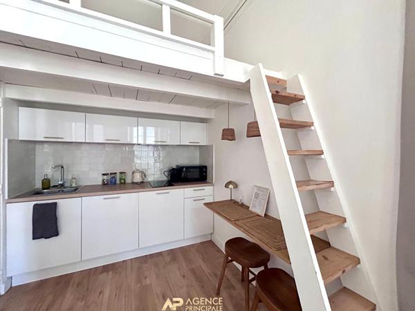 Studio centre ville de La Rochelle 132 900 € **  - Référence  FB747