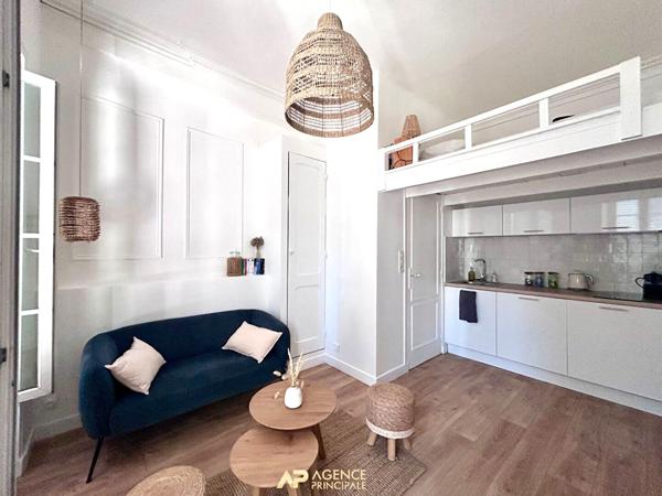 Studio centre ville de La Rochelle 132 900 € **  - Référence  FB747