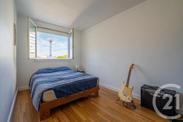 Appartement F3 à vendre  3 pièces - 61,29 m 2   CLICHY  - 92