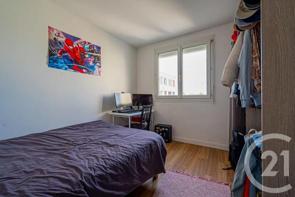 Appartement F3 à vendre  3 pièces - 61,29 m 2   CLICHY  - 92