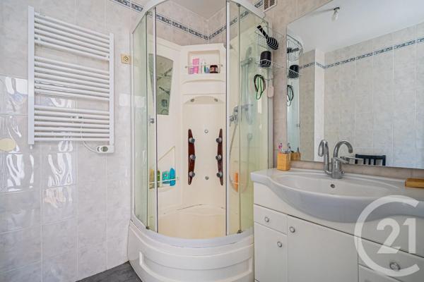 Appartement F3 à vendre  3 pièces - 61,29 m 2   CLICHY  - 92