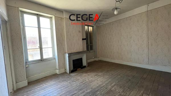 Bâtisse à rénover 130 m² habitable, terrasse, ...