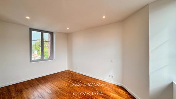 À vendre – Maison de ville de 125m2 rénovée avec jardin et garage – Revel