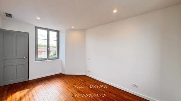 À vendre – Maison de ville de 125m2 rénovée avec jardin et garage – Revel