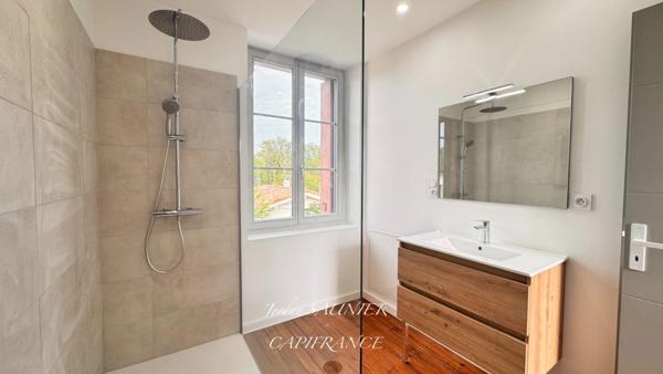 À vendre – Maison de ville de 125m2 rénovée avec jardin et garage – Revel