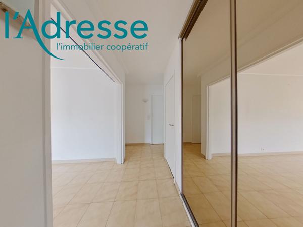 appartement 68 m² de charme et terrasse, à proximité du RER A