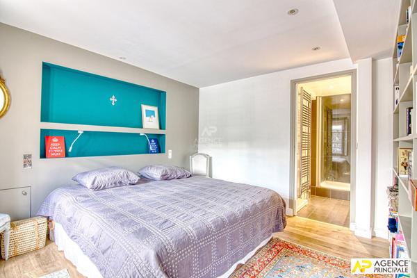 Versailles Notre Dame Place Hoche - Appartement 6 pièces 152.94m² au sol (150.69m² carrez) situé au premier étage €1 570 000 ** - Référence 27640