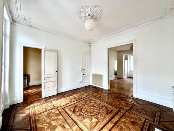 T2 bis ou T3 à rénover - Chartrons