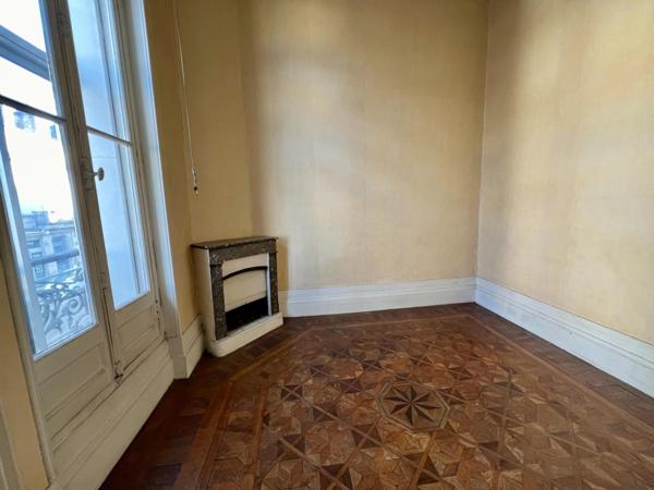 T2 bis ou T3 à rénover - Chartrons