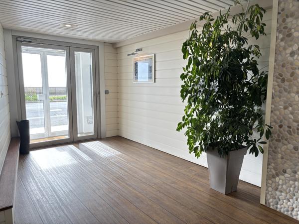 T5 vue mer 3 suites stationnement.