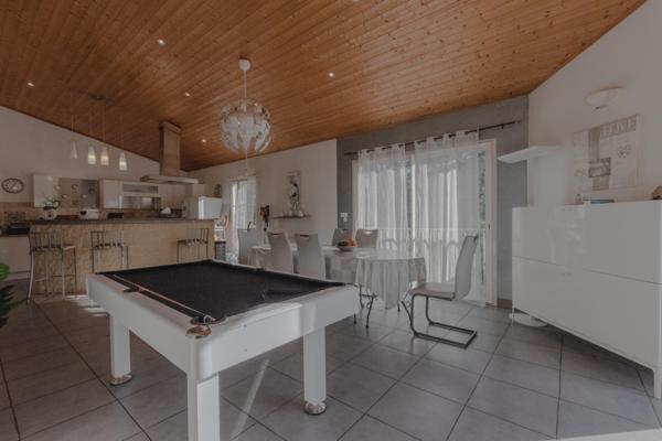 Maison à Saint-Chamond, 42400 - 9 pièces 270m²