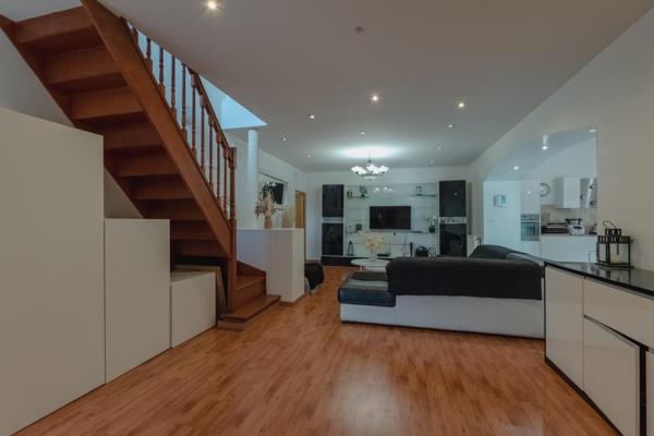 Maison à Saint-Chamond, 42400 - 9 pièces 270m²